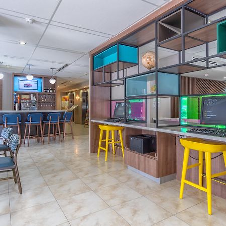 Holiday Inn Miami International Airport By Ihg Miami Springs Exterior photo