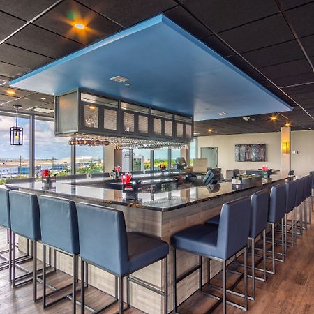 Holiday Inn Miami International Airport By Ihg Miami Springs Exterior photo