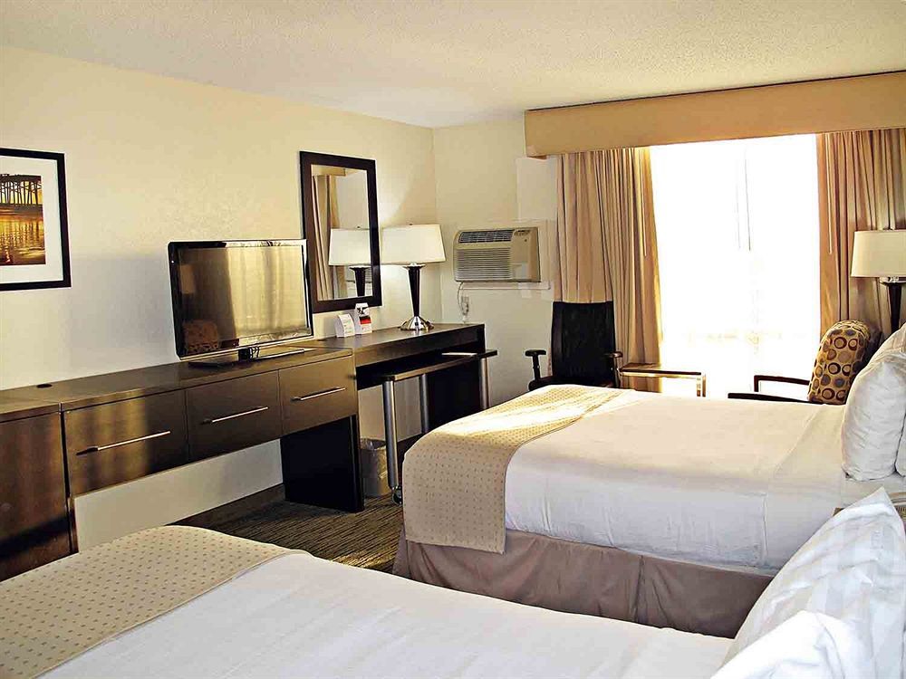 Holiday Inn Miami International Airport By Ihg Miami Springs Exterior photo