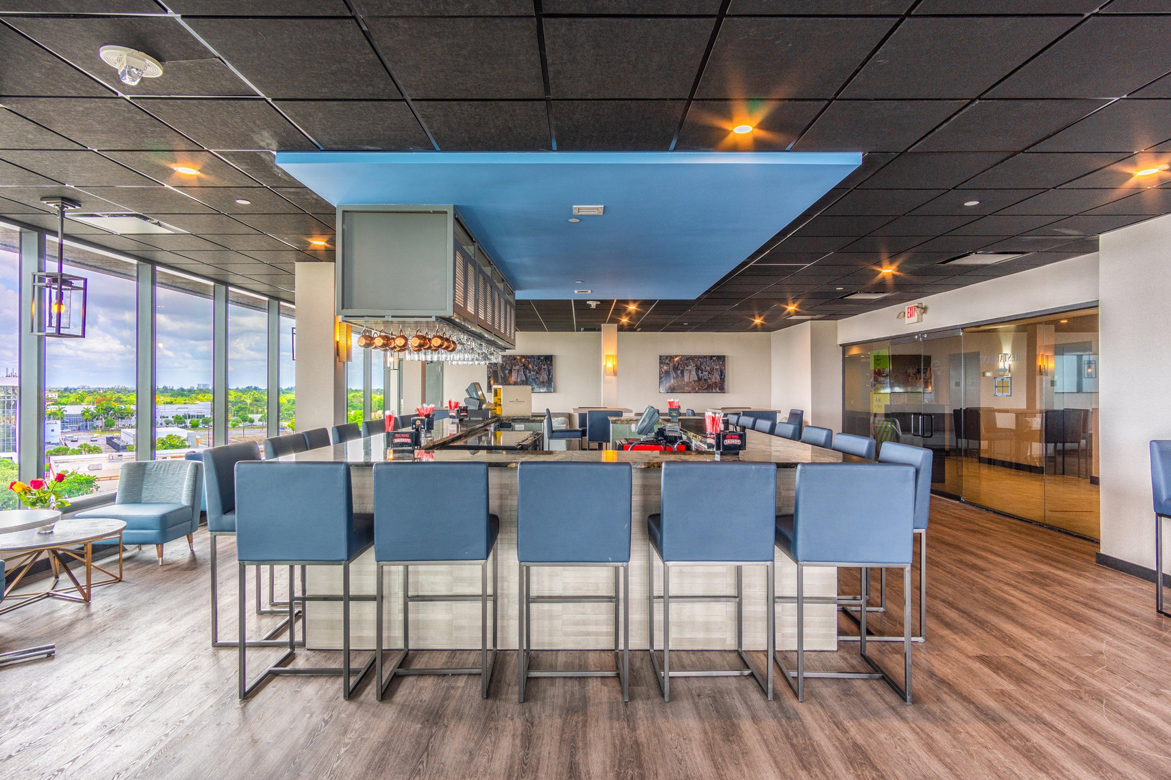 Holiday Inn Miami International Airport By Ihg Miami Springs Exterior photo