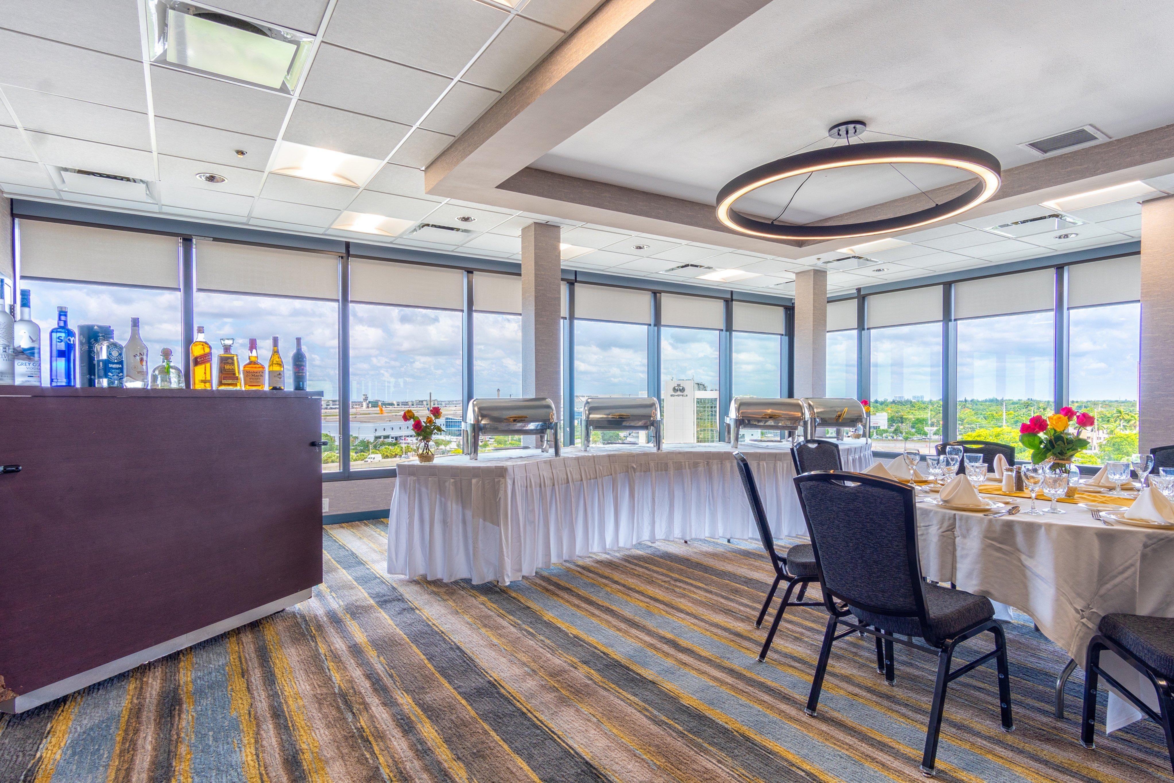 Holiday Inn Miami International Airport By Ihg Miami Springs Exterior photo
