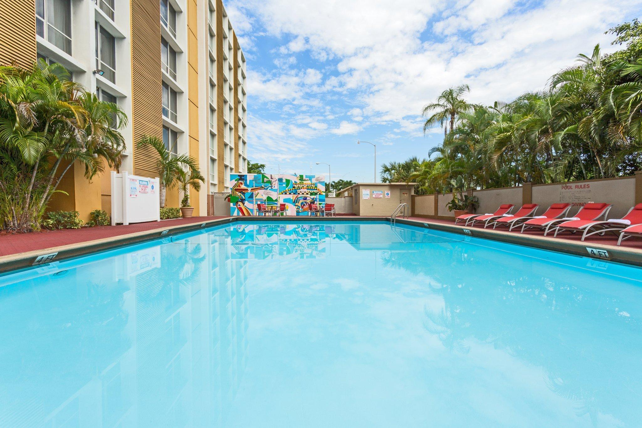 Holiday Inn Miami International Airport, An Ihg Hotel Exterior photo