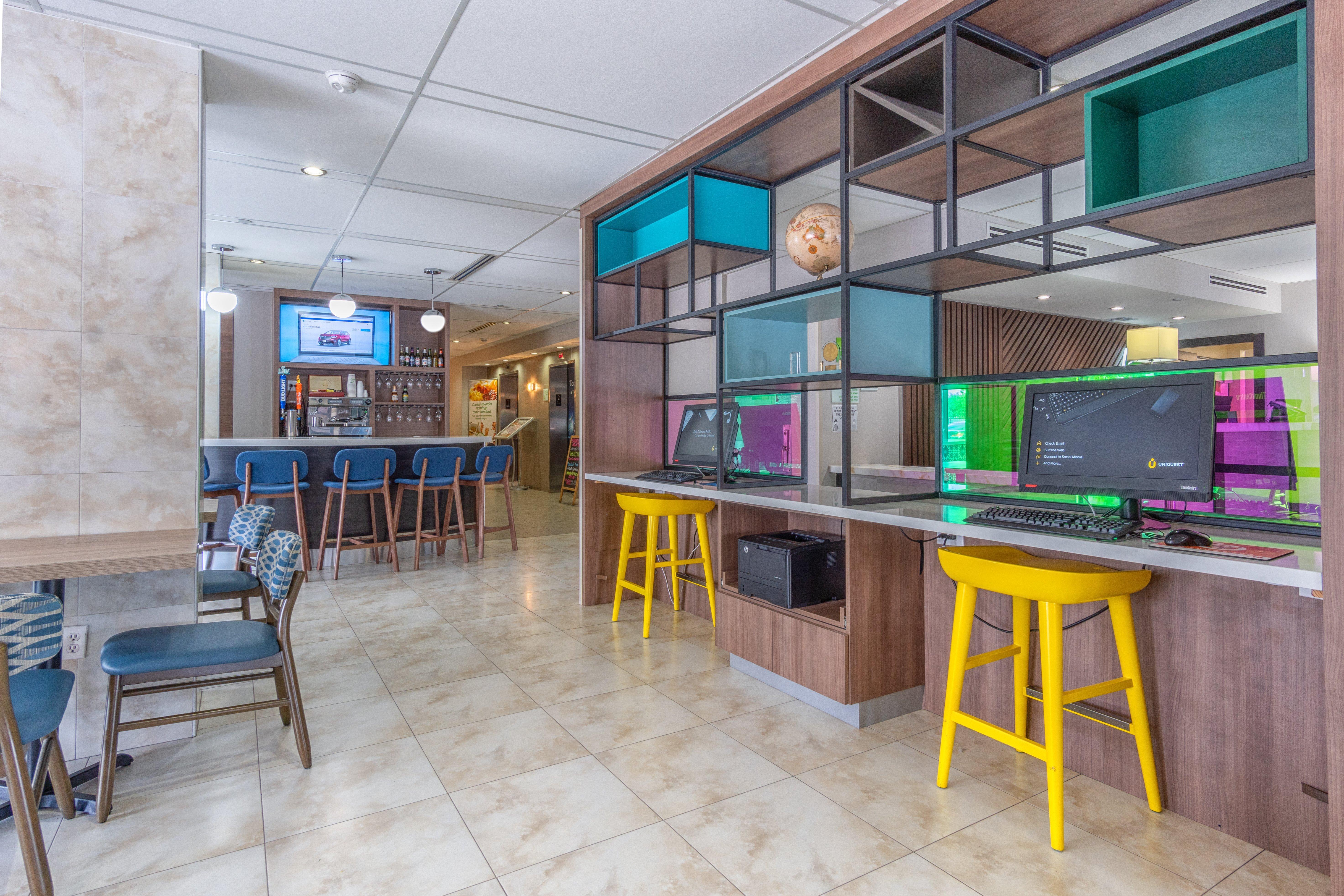 Holiday Inn Miami International Airport By Ihg Miami Springs Exterior photo