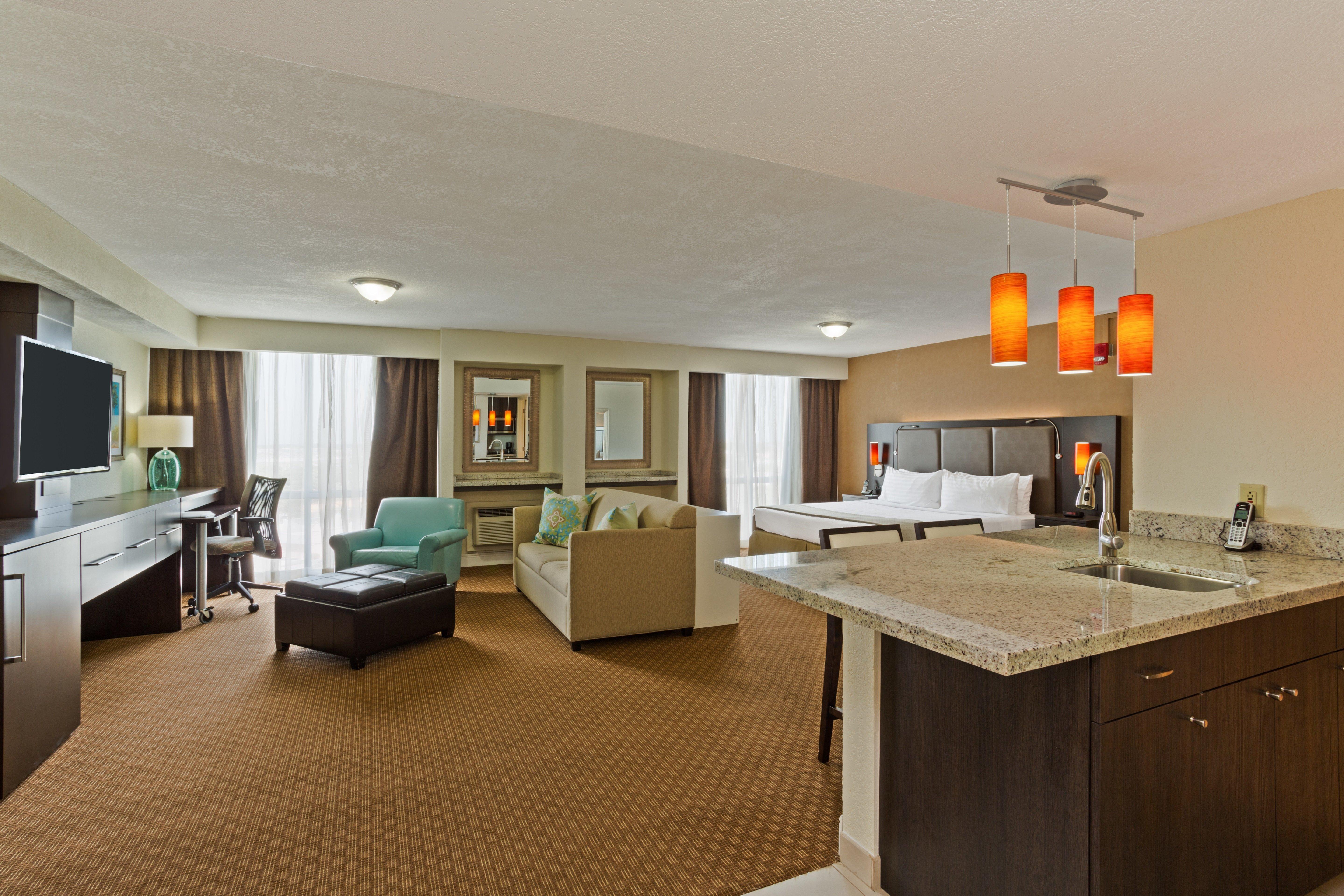 Holiday Inn Miami International Airport By Ihg Miami Springs Exterior photo