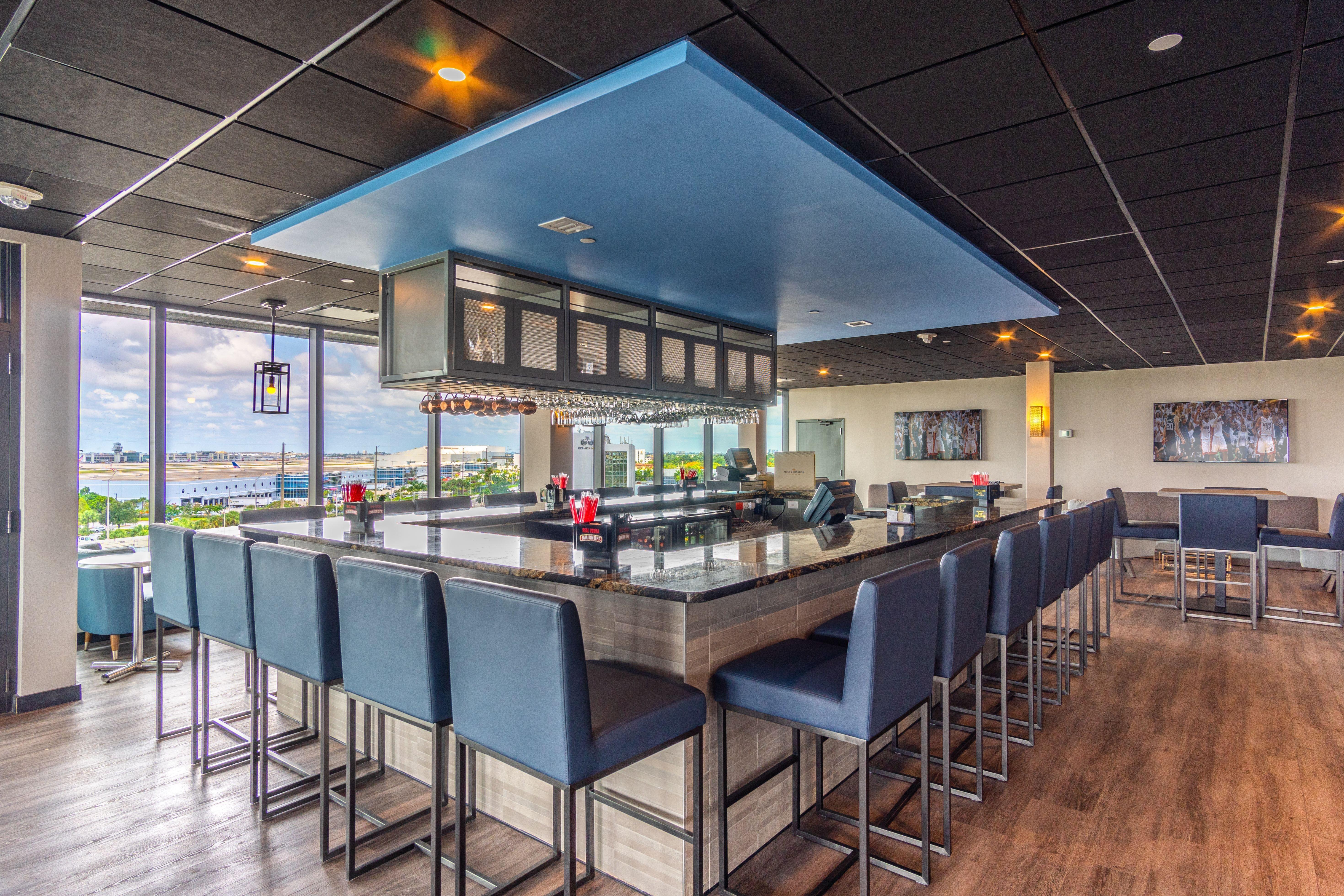 Holiday Inn Miami International Airport By Ihg Miami Springs Exterior photo