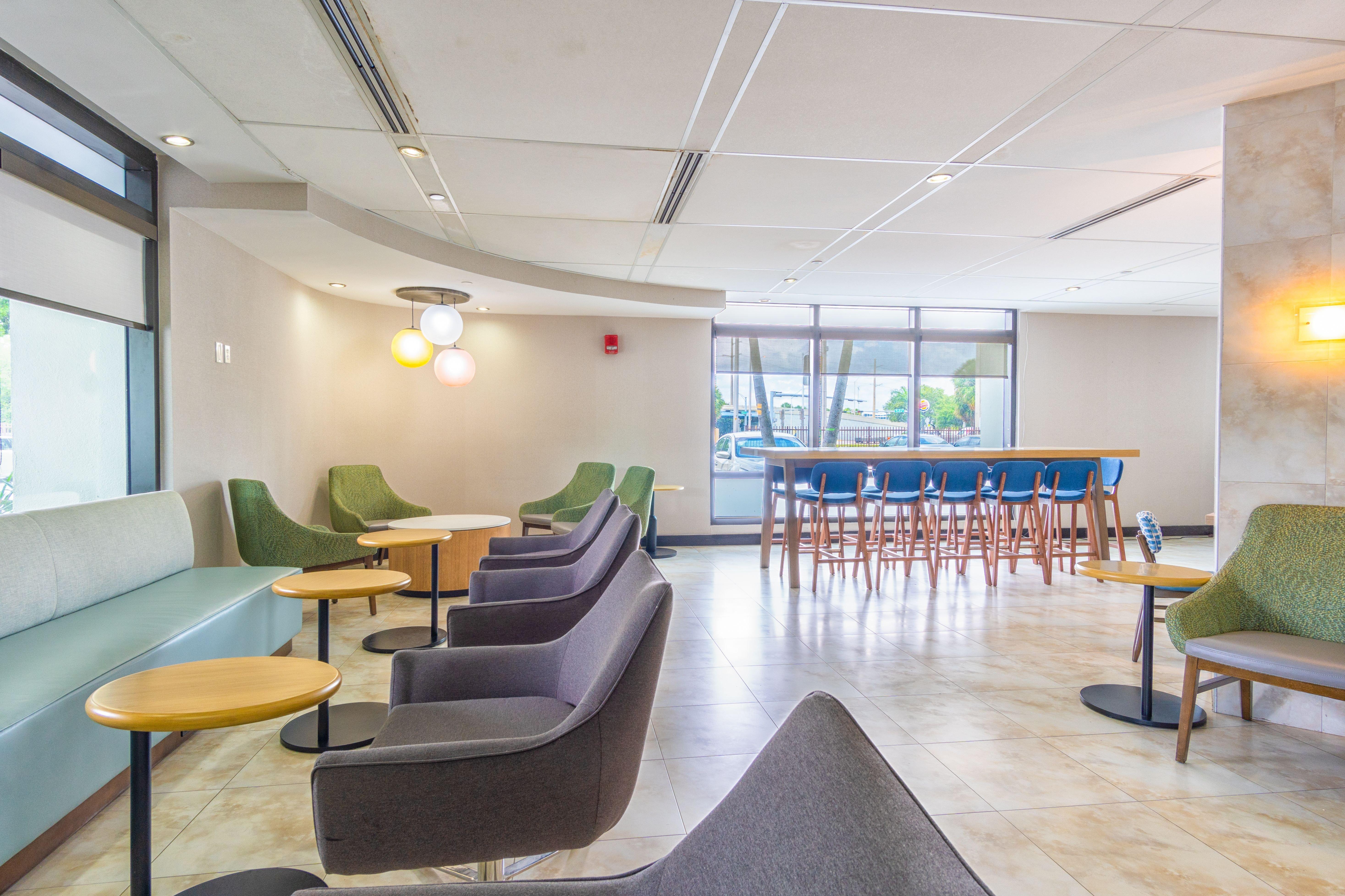 Holiday Inn Miami International Airport By Ihg Miami Springs Exterior photo