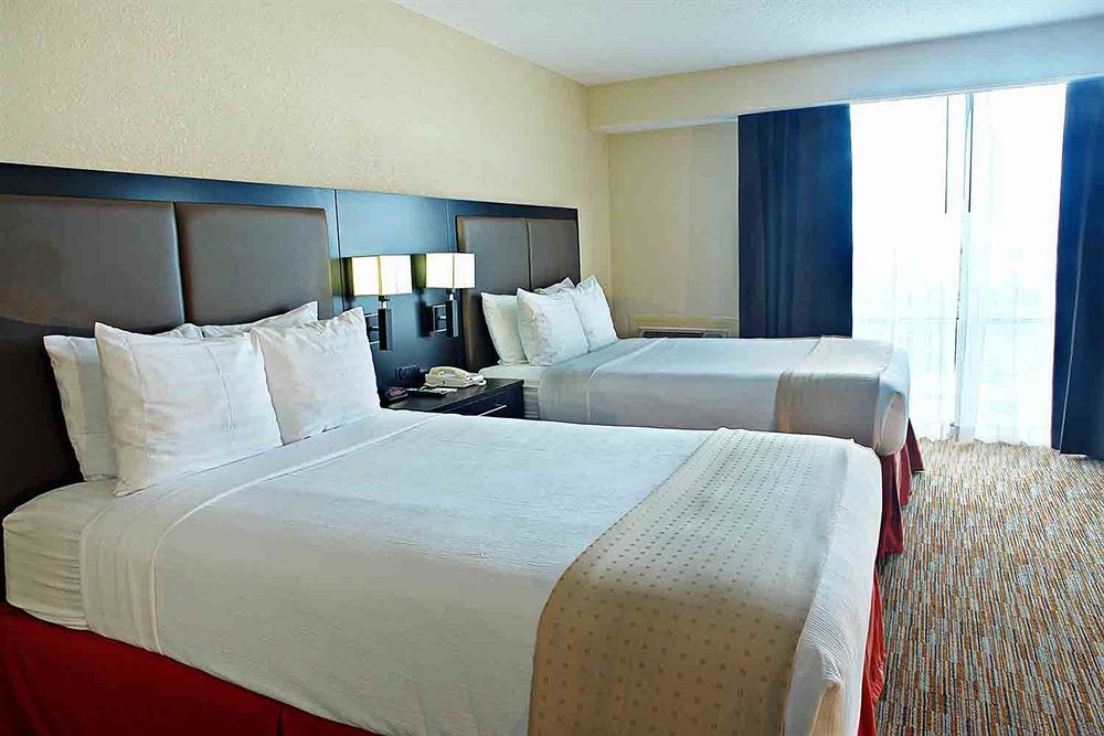 Holiday Inn Miami International Airport By Ihg Miami Springs Exterior photo
