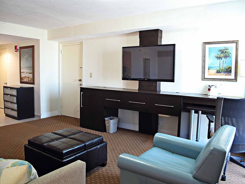 Holiday Inn Miami International Airport By Ihg Miami Springs Exterior photo
